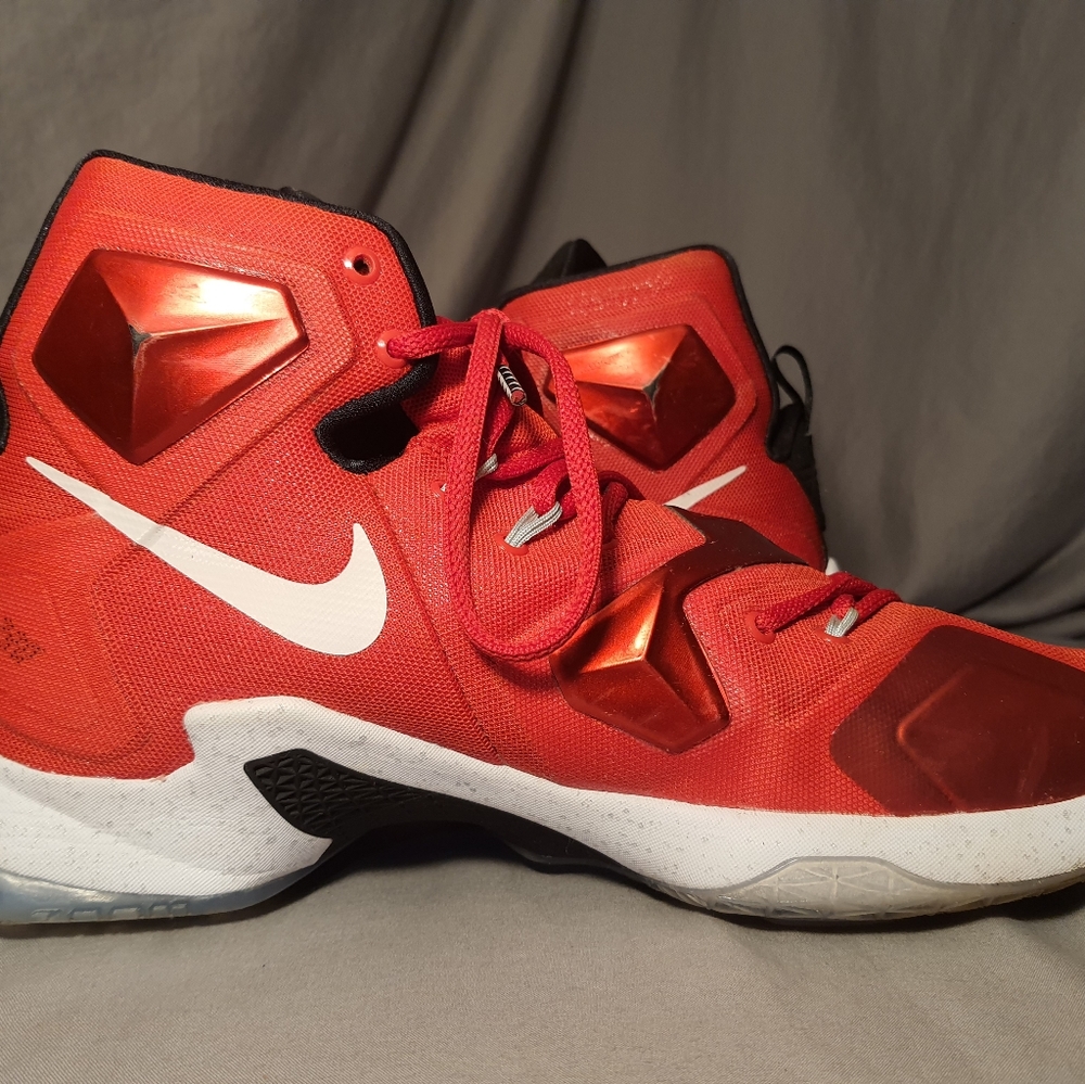 Nike Lebron XIII